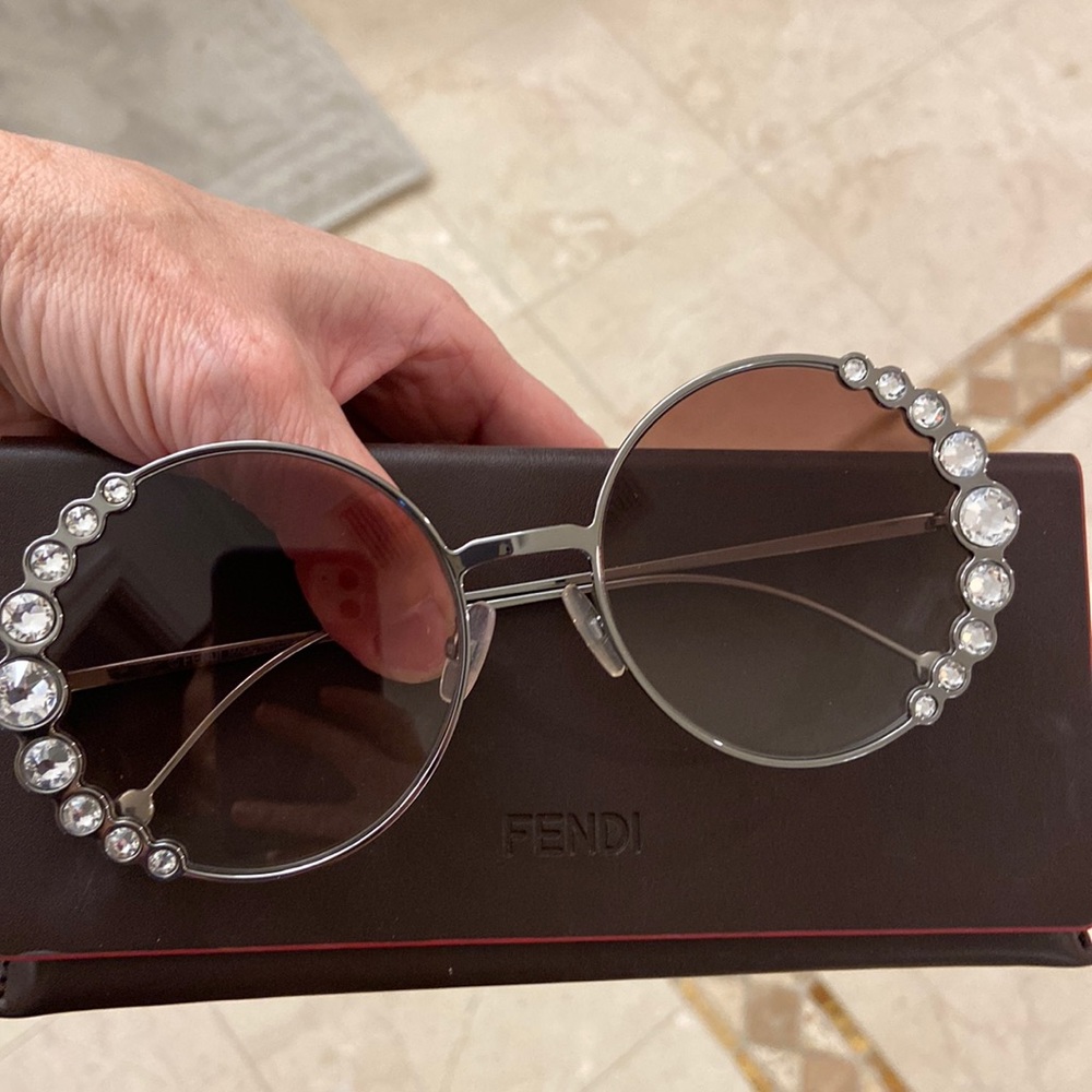 Cute fendi sunglasses. Rhinestones on lease